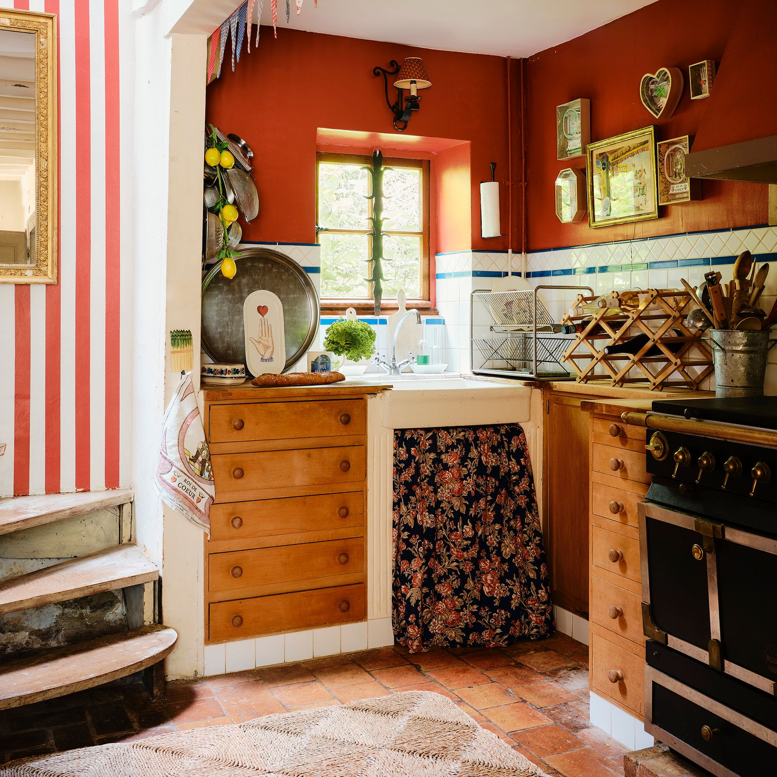 Design ideas for small, open-plan kitchens