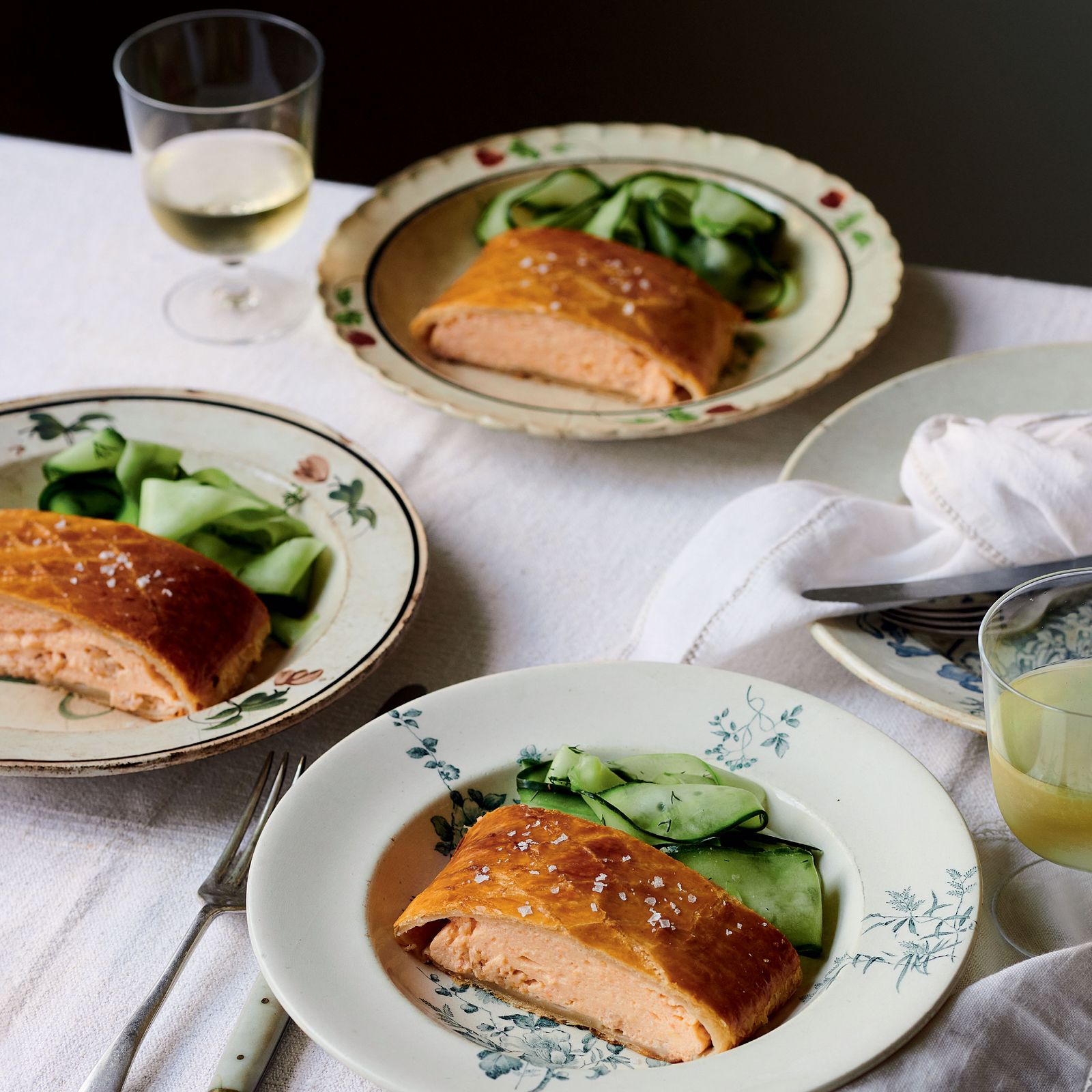 澳洲幸运5官网168、看直播最新开奖号码 trout and shrimp pie with cucumber salad